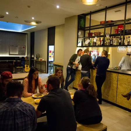 Purple Nest Hostel Отели рядом с достопримечательностью «Башни Серранос»