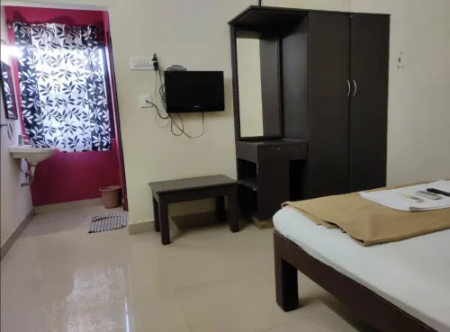 Subasree Cottage فنادق في Karaikal