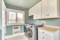 3 Blocks to Lake Ontario: Getaway in Cape Vincent! - 3-Star