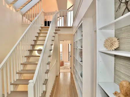 Beachfront Estate - LB Peninsula