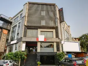The Ivy Grand Hotel in City Centre with Free Secured Parking