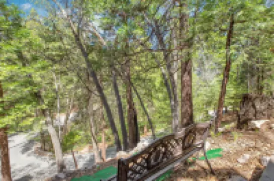 FamilyRetreat, AC, Indoorjacuzzihottub, 7Mins Walk2Village, Lake Access, Sleep15