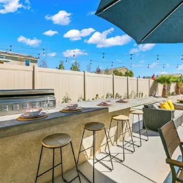 New Pool+Spa+Games+Large BBQ+Designer+Beautiful