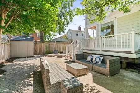 NEW!! Cozy Arlington Home Near DC Отели рядом с Аэропорт Рональд Рейган