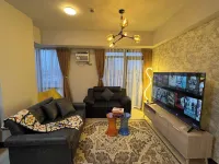 Modern 2-Bedroom Condo in Vibrant Araneta City, QC - Homestays