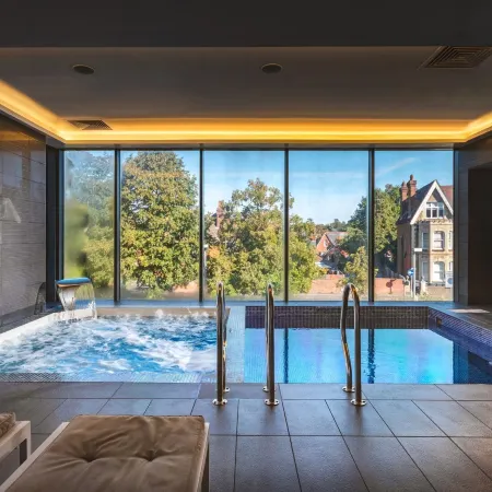 Harbour Hotel & Spa Guildford Отели рядом с достопримечательностью «Университет Суррей»