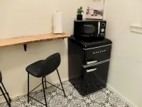 #3 Historic 1930’s studio -King Bed- Kitchenette