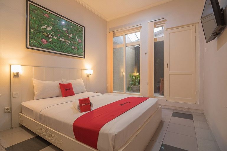 5. RedDoorz..