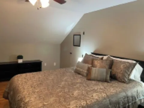 Sip & Stay at StarView Vineyards