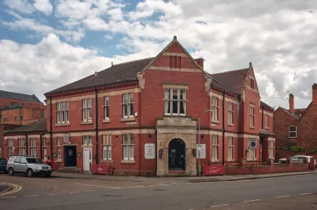 Kings Park Hotel Отели в г. Хейтон