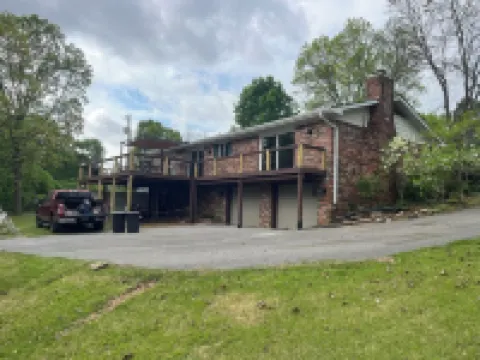 Make a Splash in Heber Springs w/ Lake View / Access - 3 Bedroom, 2.5 Bath Hotels in Heber Township