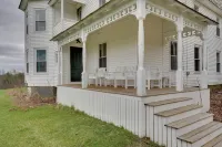 17-Acre Vermont Escape w/ Panoramic Mountain Views - Homestays