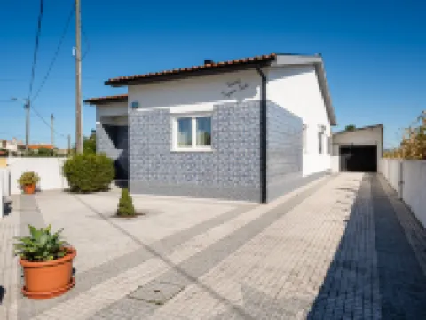 GuestReady - A classic Portuguese-style home Hotels in Ilhavo