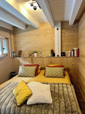 Maison Calme Plein Sud Jardin-Piscine Vue Mont Blanc Отели в г. Салланш