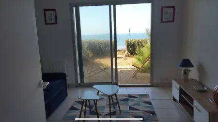 T1BIS sleeps 4 DIRECT PLAGE DE Bonne Source