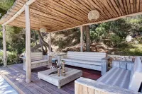 Villa with spectacular views for 12 pax