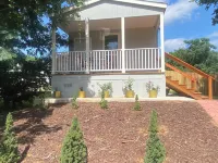 New Cozy 1 Bedroom/Bath Place Only 5 Minutes to Granbury’s Historic Square/Lake