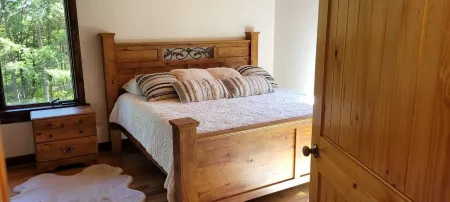 Newly Built Handcrafted Cozy Log Home