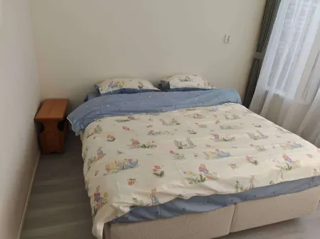 Studio Breda Modern Furnishing space with a comfortable, 4min drive station. Отели рядом с достопримечательностью «Breda Grote Markt»