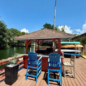 Weeki Wachee Crystal blue Springs river house with Kayaks