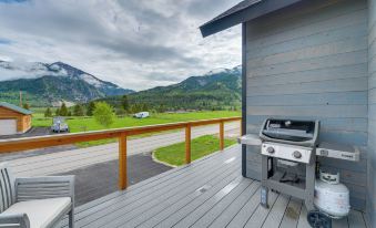 Quiet Alpine Hideaway w/ Panoramic Mountain Views!