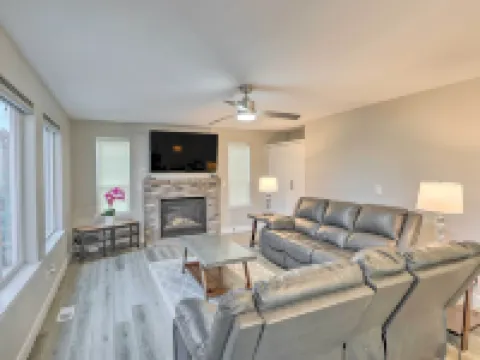 Spacious Kent Home Great for Large Families! Hotels in Kent