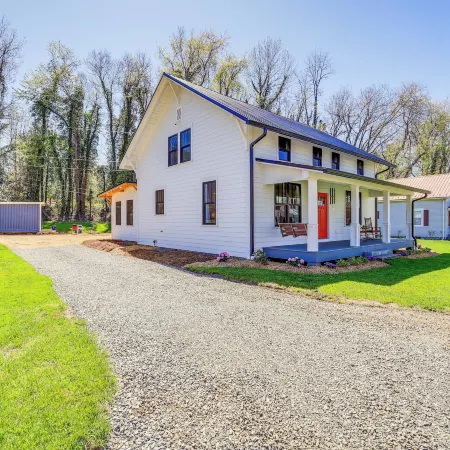 Stunning Damascus Vacation Rental w/ Fire Pit!