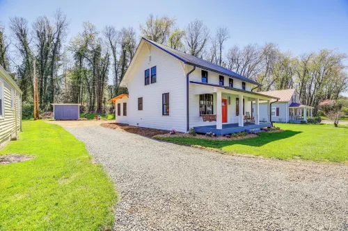 Stunning Damascus Vacation Rental w/ Fire Pit! - parking