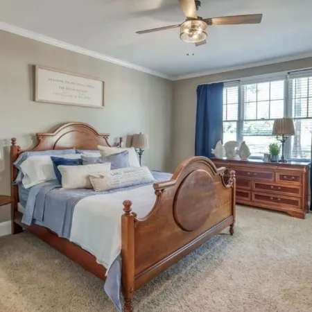 New Charming 2-bedroom place in Great Waters!