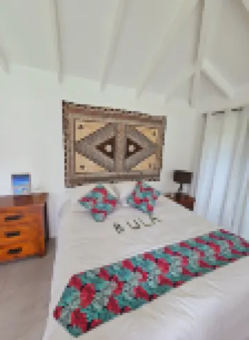 Enjoy a secluded beach escape in this charming cottage. 酒店