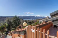 Residence on Lake Maggiore super view with pool