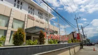 Grand City Batu Hotel فنادق في Batu Sub-District