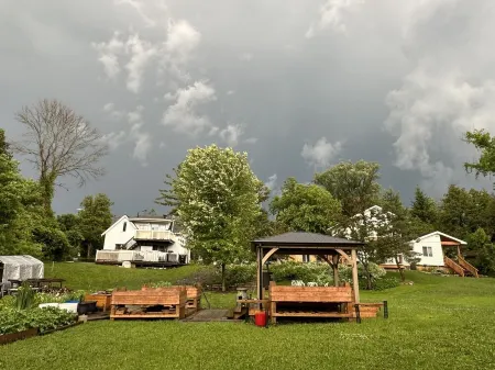 Cozy Winter Cabin, Relaxing Peace on Georgian Bay Tay Trail, Escape Busy Life. Отели в г. Уоубошин
