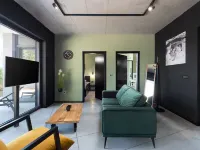 House Kova - homage to coalmine - Industrial style pet friendly house with pool