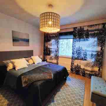 Spacious apartment with balcony and free WiFi Rooms