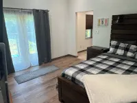 Charming 3-BR Cabin/House, Pool, creek, 35Acres with Fiber Internet in Pikeville Hotels in Bledsoe County