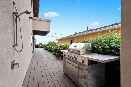 Wave Watcher 4-bedroom house in Grover Beach