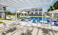 Epicentrum Suites - piscina