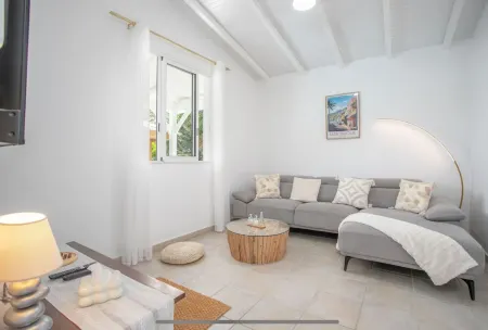 the horizon villa offers you a magnificent sea view