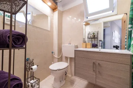 Heart of Geula T3 Apartment