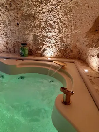 Vacation home in picturesque thousand-year-old cave