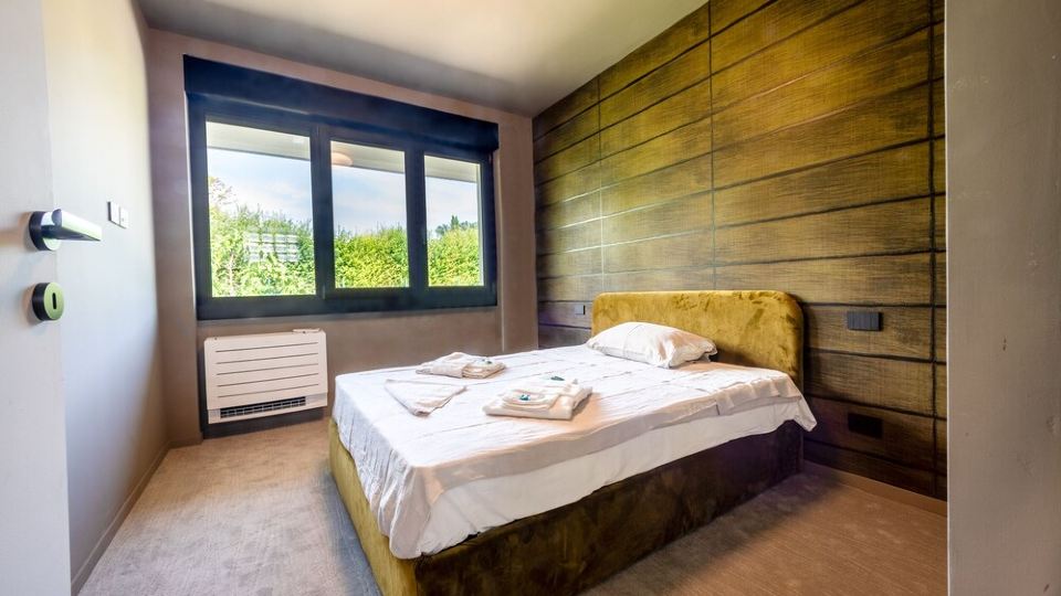Villa Roccolo luxury retreat overlooking the Garda Lake