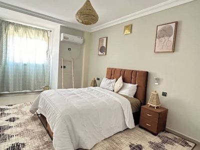Hoodhouses: Vintage apartment