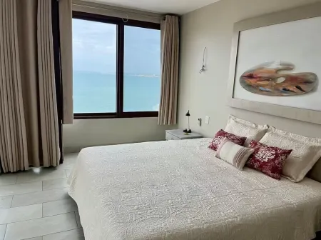 Frente al mar en Punta Blanca, con acceso directo a la playa y 5 habitaciones