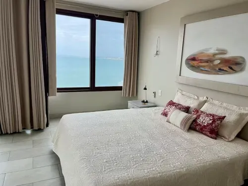 Frente al mar en Punta Blanca, con acceso directo a la playa y 5 habitaciones