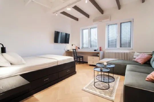 Cozy 1-bedroom apartment with WiFi, AC in delightful Skopje