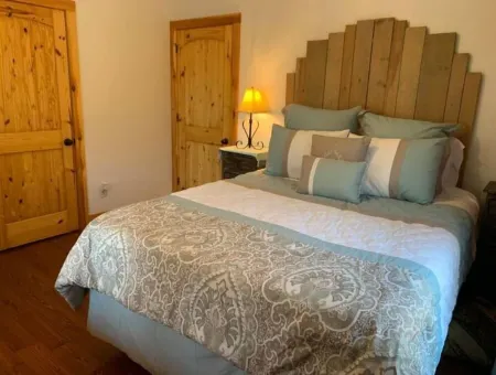 NEW Luxury Cabin in Green River Highlands 5 minutes to TIEC-Private/Gated