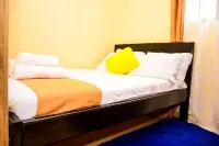 Skyline Villa>>>Close to Airport, Swimming Pool, Gym!