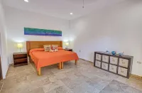 4BR & Palapa Casa de Piedra with Private Pool in San Francisco with WiFi, AC