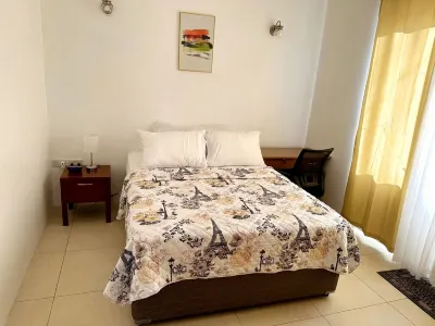 Cozy One-Bedroom Apartment with Stunning Views Отели в г. 